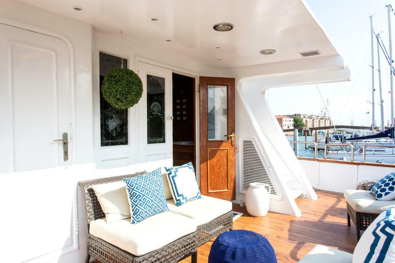 Yacht Sarah Venezia Hotel La Giudecca ภายนอก รูปภาพ